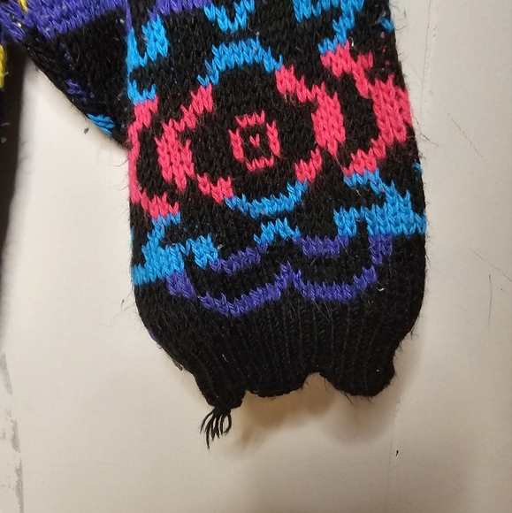 Vintage 80s Sweater Black Abstract - Picture 2 of 9